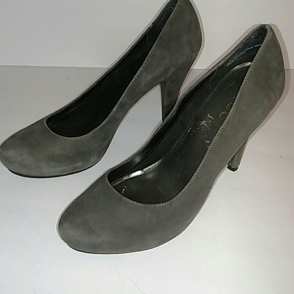 Me Too Locket Gray Suede heels - Picture 3 of 7